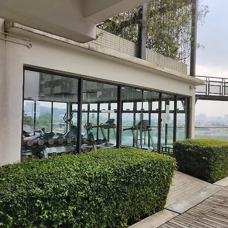דירות Batu Caves Urban360 Pool View With Netflix And Wifi מראה חיצוני תמונה