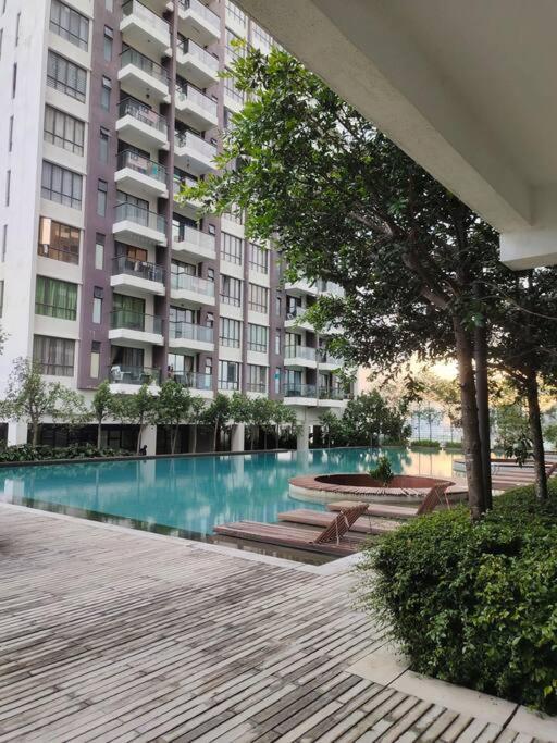 דירות Batu Caves Urban360 Pool View With Netflix And Wifi מראה חיצוני תמונה