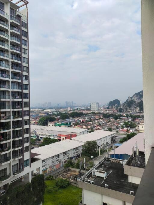 דירות Batu Caves Urban360 Pool View With Netflix And Wifi מראה חיצוני תמונה