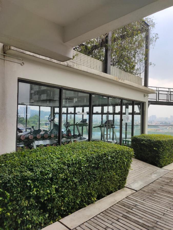 דירות Batu Caves Urban360 Pool View With Netflix And Wifi מראה חיצוני תמונה